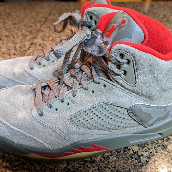 Nike Air Jordan Tennis Shoes - Picture 3 of 6